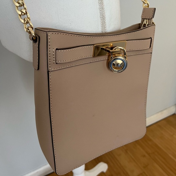 Michael Kors blush color crossbody - Picture 2 of 10